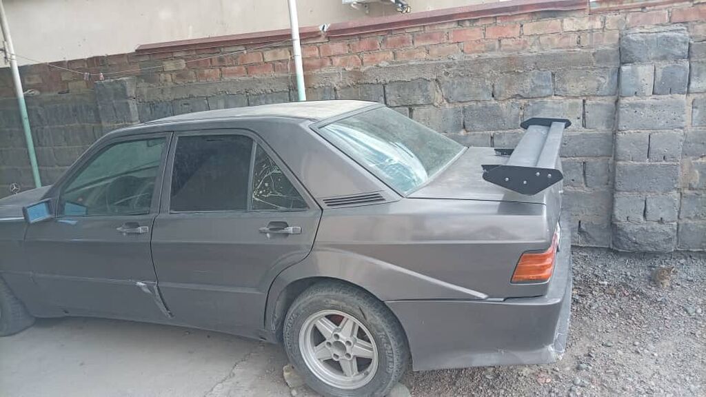 Mercedes-Benz 190