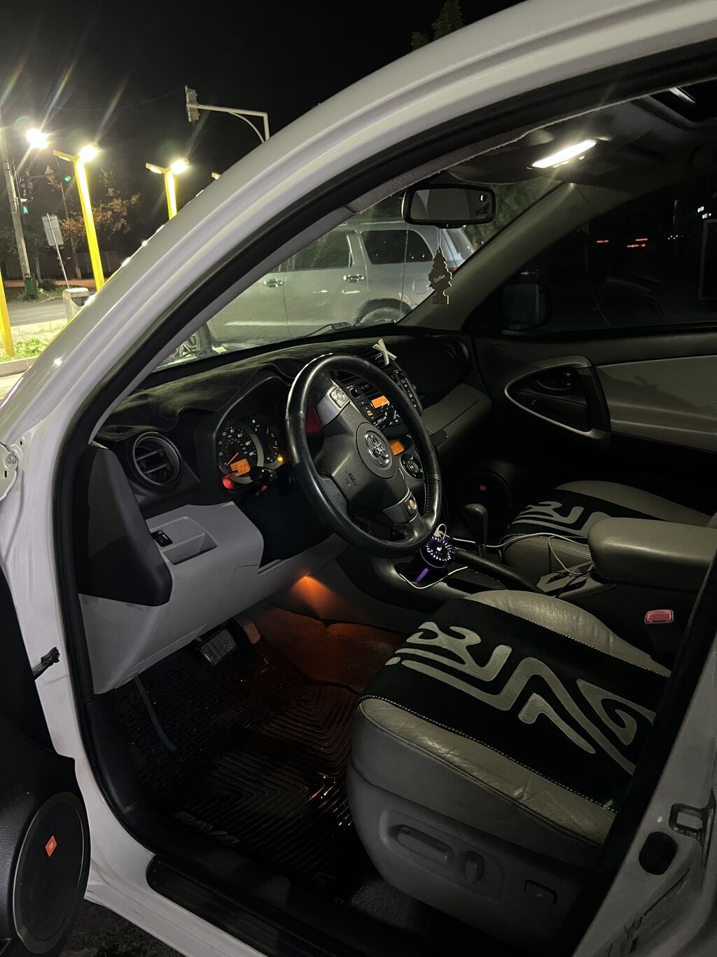 Toyota RAV4: 2008 г., 2.4 л, Автомат, Бензин, Кроссовер: фото 7