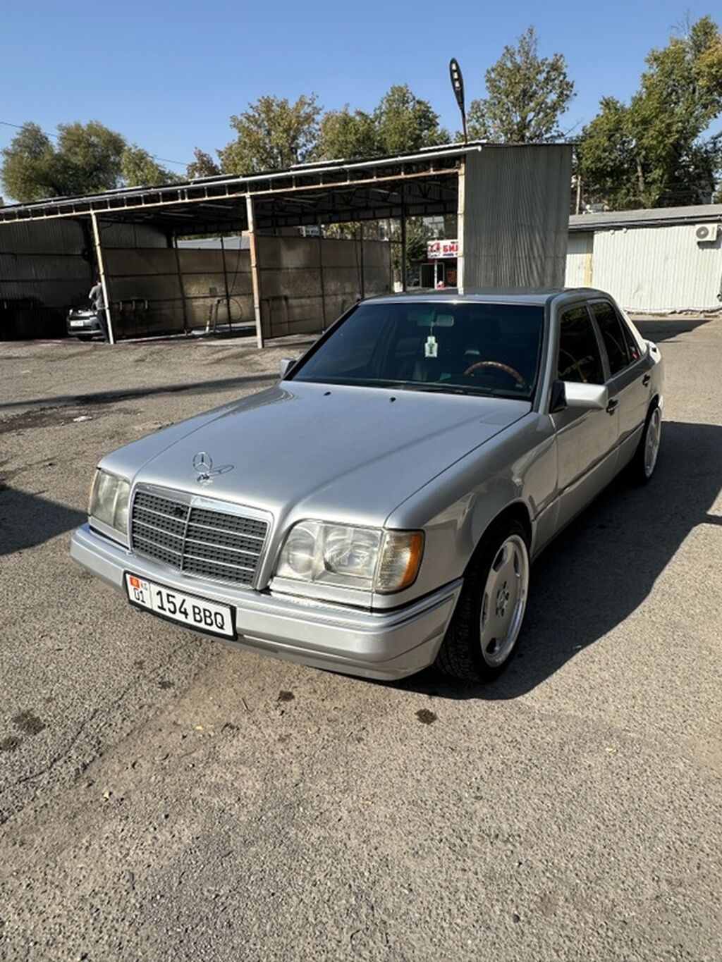 Mercedes-Benz W124: 1993 г., Седан: фото 2