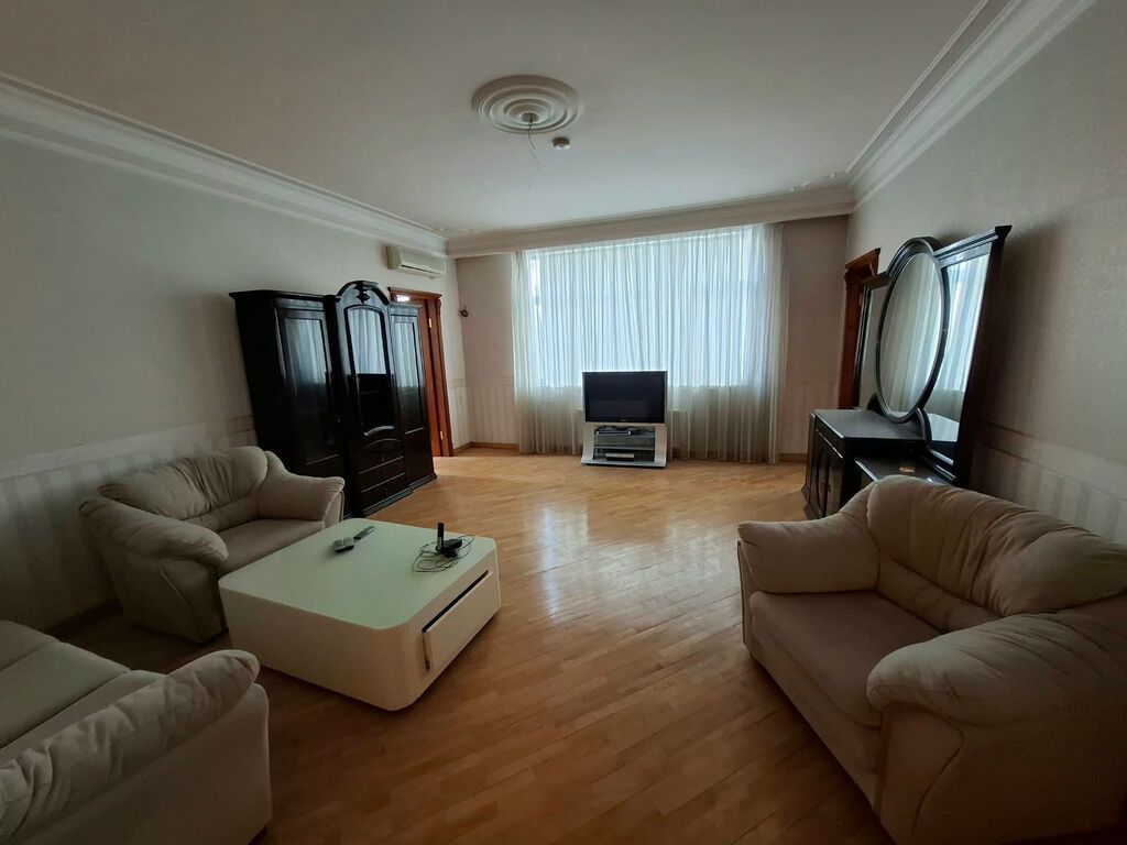 5 otaqlı, Yeni tikili, 166 kv. m