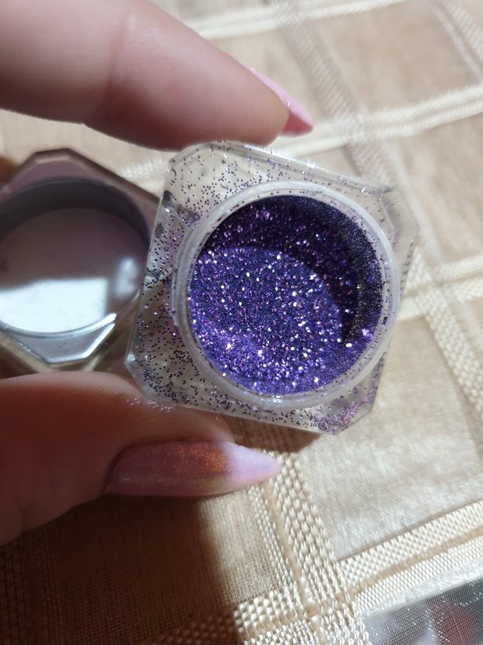 Καλλυντικά: Glitter Tommy G καινούργιο σε lalafo.gr Glitter Tommy G καινούργιο σε Πολίχνιτος