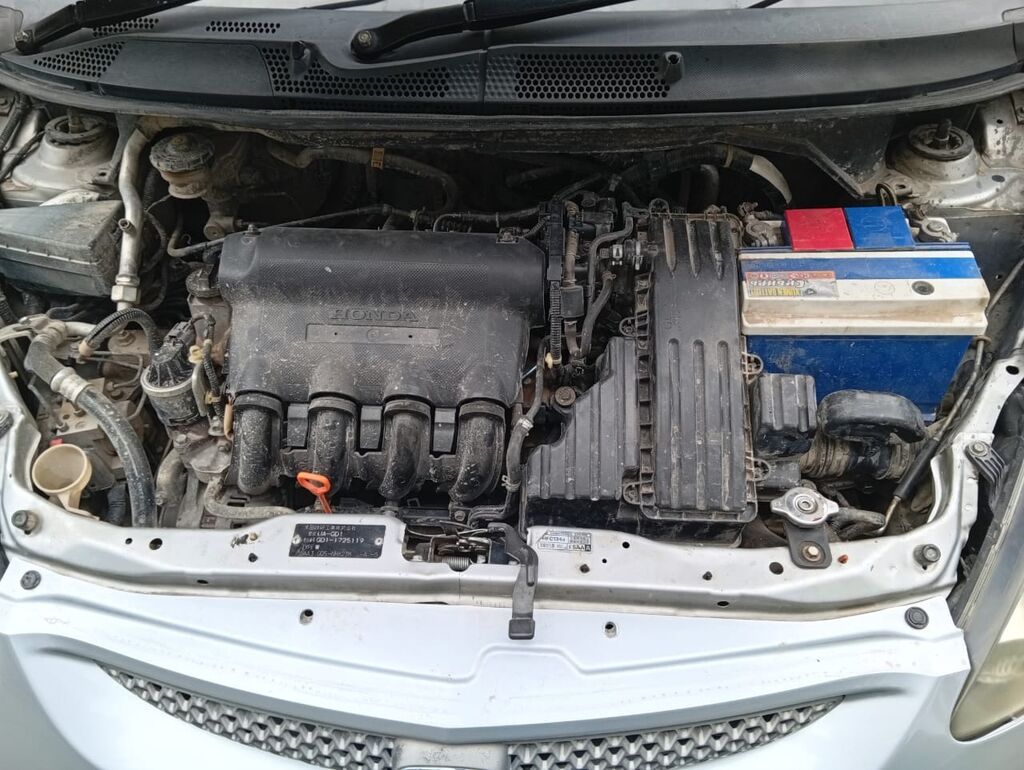 Honda Fit: 2003 г., 1.3 л, Вариатор, Бензин, Хэтчбэк: фото 8
