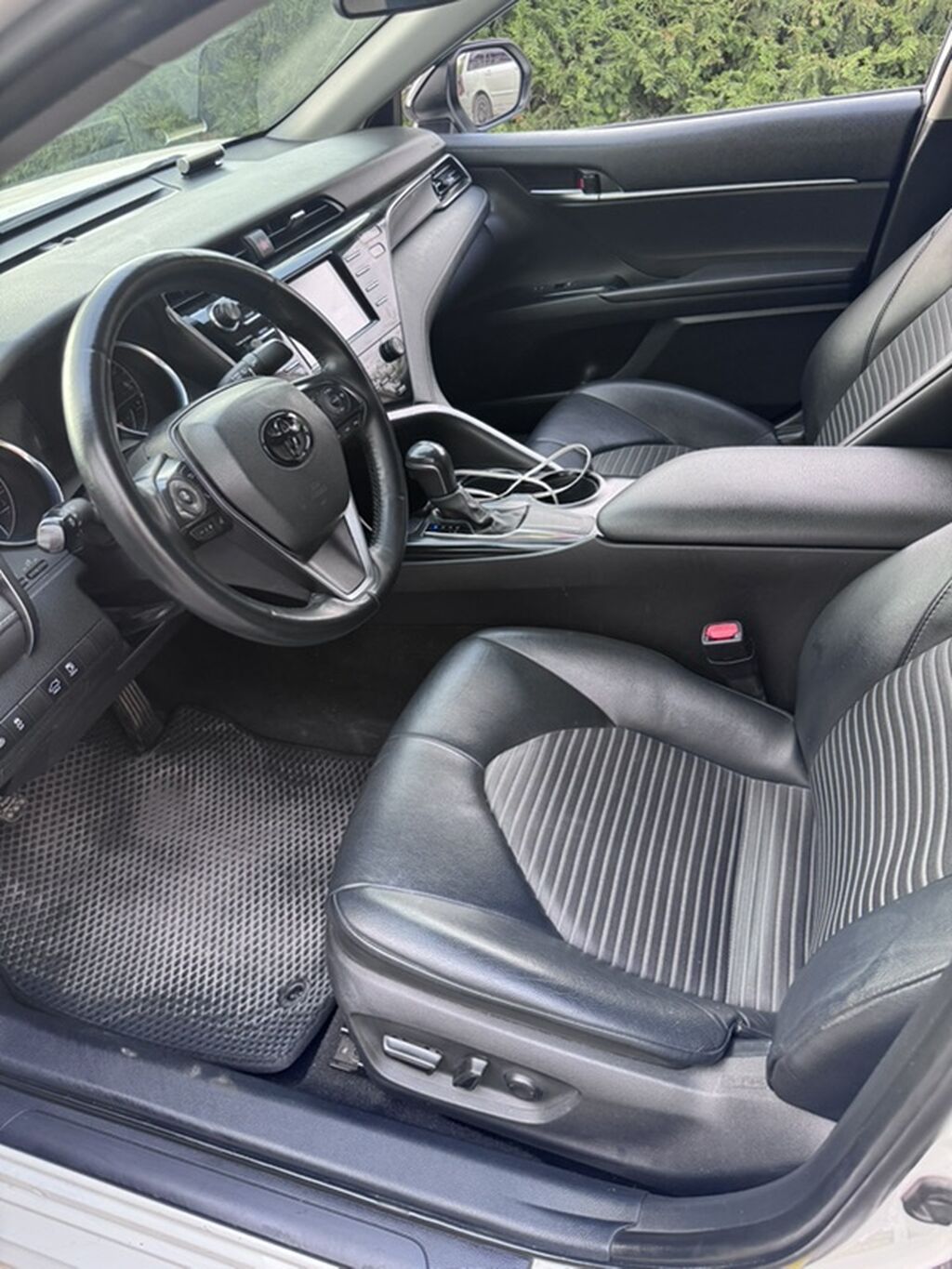 Toyota Camry: 2020 г., 2.5 л, Автомат, Бензин, Седан: фото 4