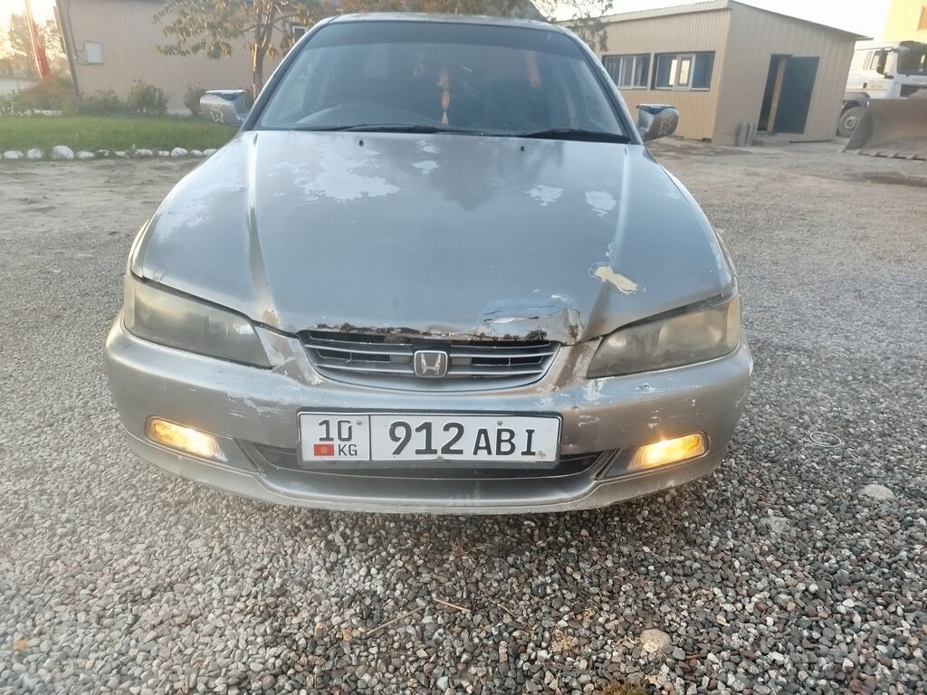 Honda Accord: 2000 г., 2 л, Автомат, Бензин, Седан: фото 2