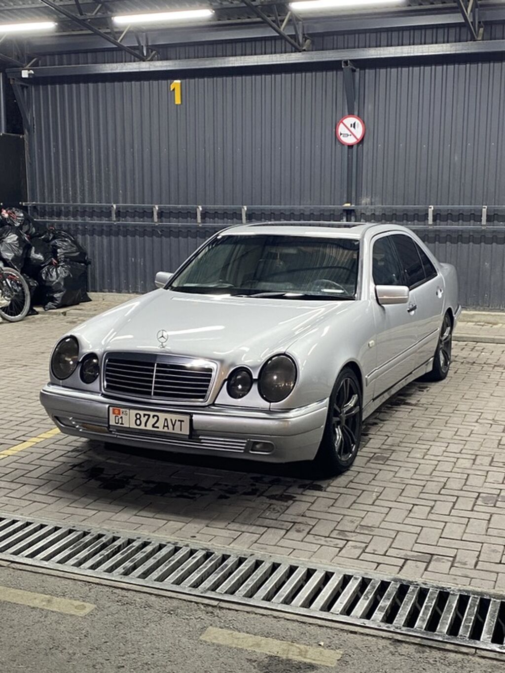Mercedes-Benz E-Class: 1999 г., 3.2 л, Автомат, Бензин, Седан: фото 2