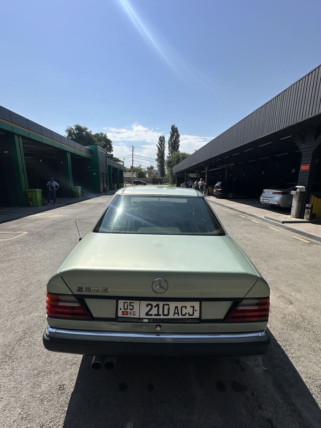 Mercedes-Benz W124: 1990 г., 2.3 л, Механика, Бензин, Седан: фото 3
