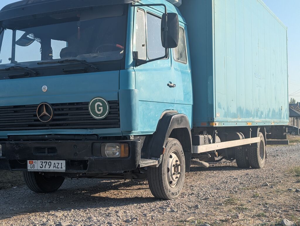 Грузовой фургон Mercedes-Benz бутка 6.5метр ширина 2.5 высата2.5м: фото 3