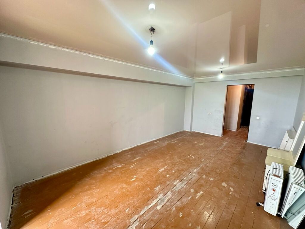 3 комнаты, 76 м², Кожомкул стадион Индивидуалка, 5 этаж, Требуется ремонт: фото 3