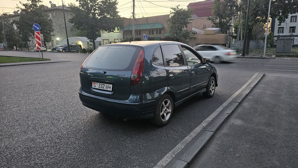 Nissan Almera Tino: 2001 г., 1.8 л, Механика, Бензин, Минивэн: фото 5