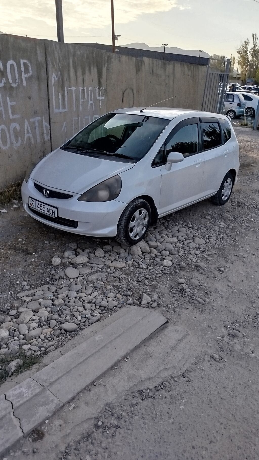 Honda Fit: 2002 г., 1.3 л, Вариатор, Бензин, Хэтчбэк: фото 3