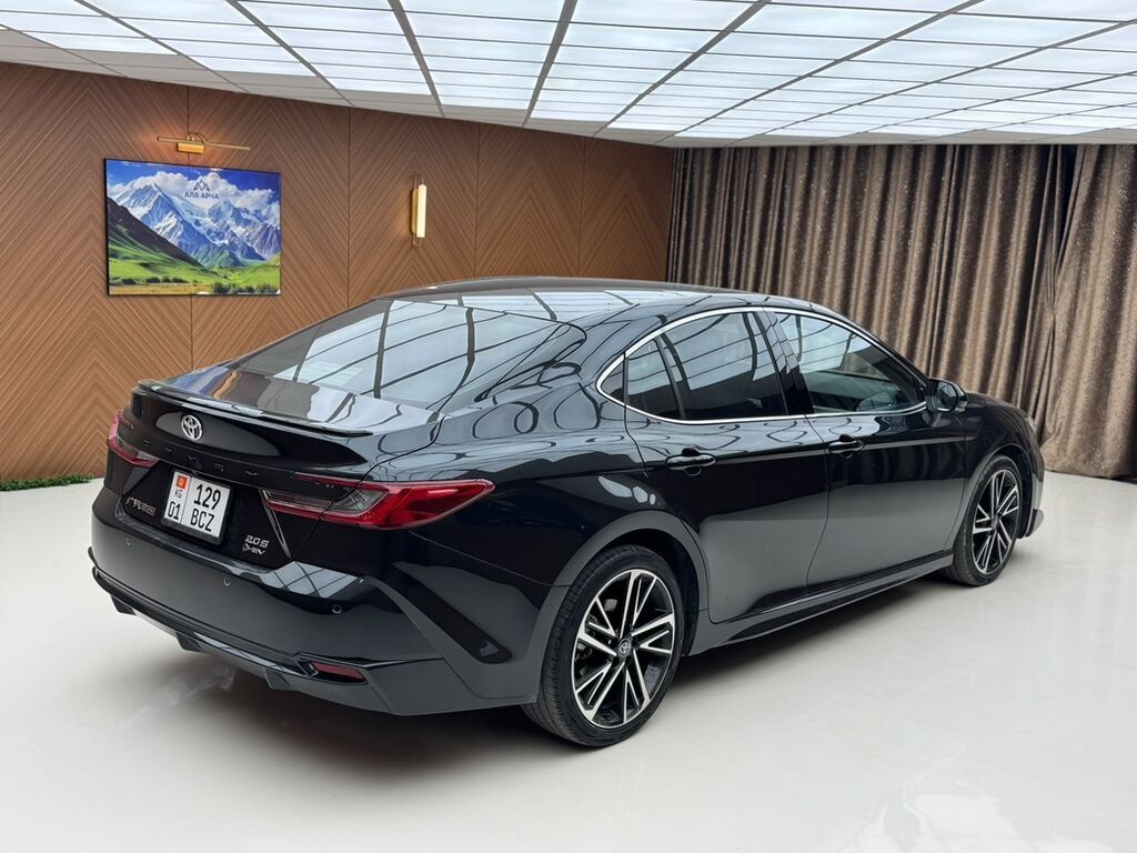 Toyota Camry: 2024 г., 2 л, Типтроник, Гибрид, Седан: фото 4