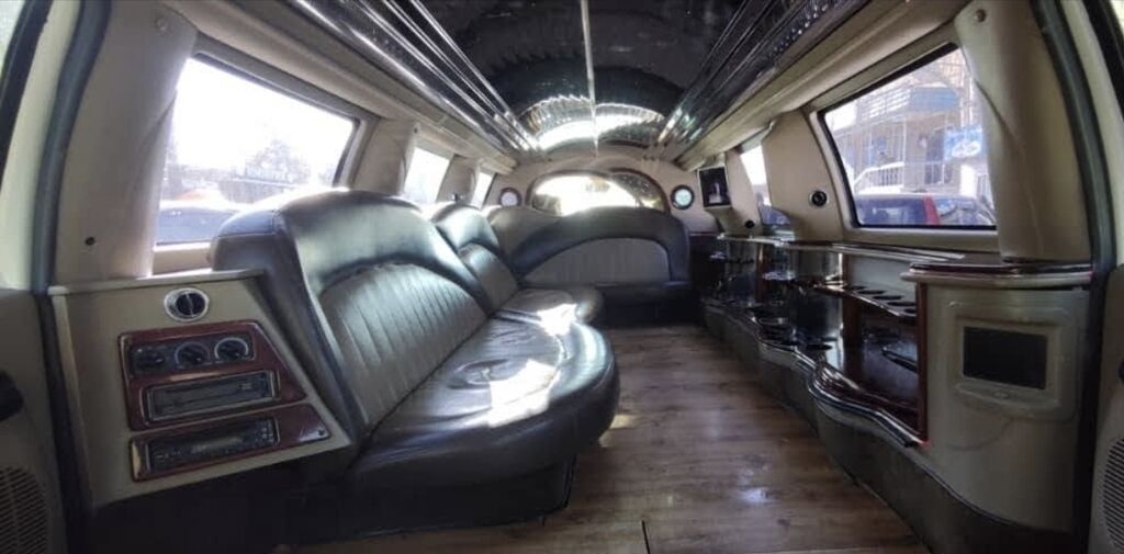 Ford Excursion: 2005 г., 6.8 л, Автомат, Бензин, Универсал: фото 4