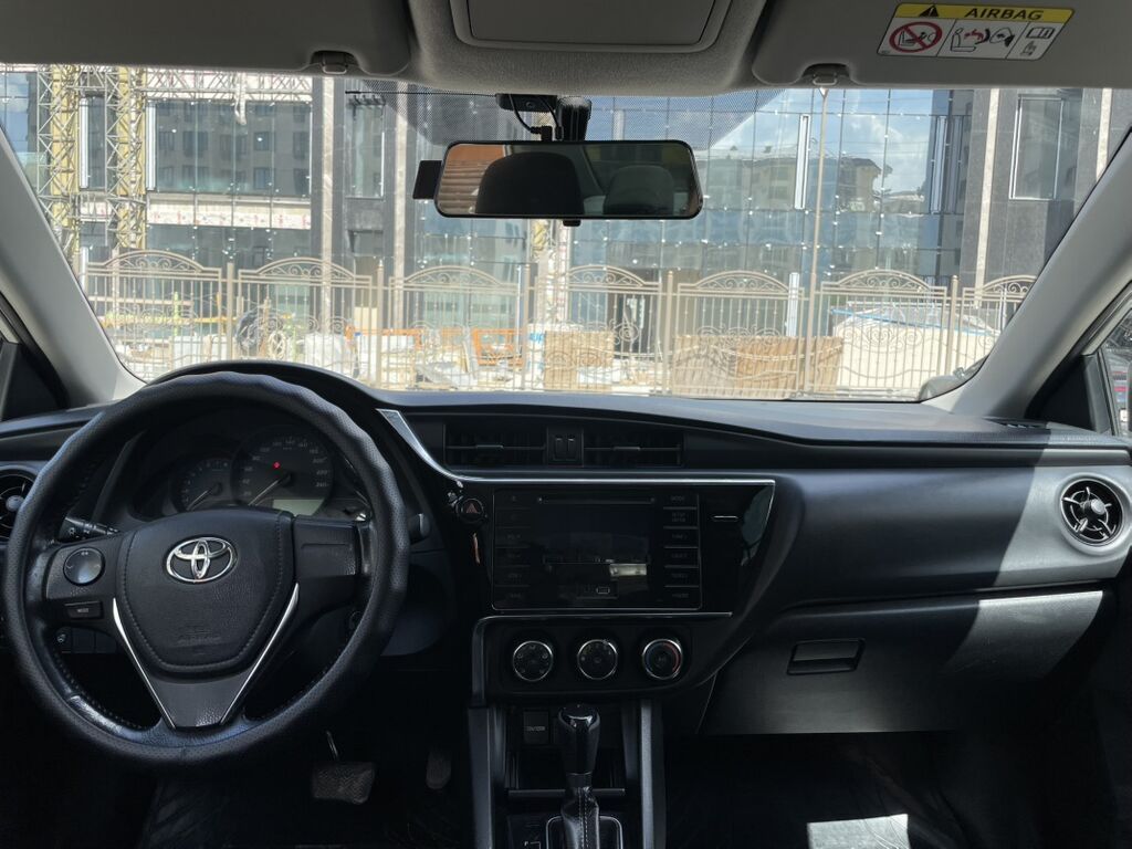 Toyota Corolla: 2017 г., 1.6 л, Автомат, Бензин, Седан — фото 8