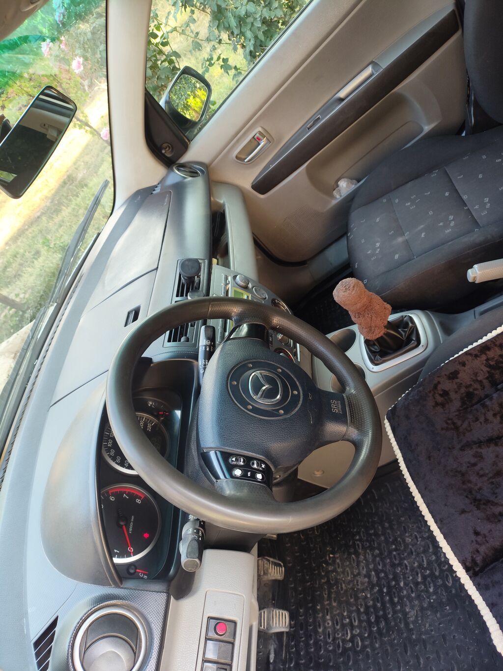 Mazda Demio: 2005 г., 1.3 л, Механика, Бензин, Хэтчбэк: фото 8