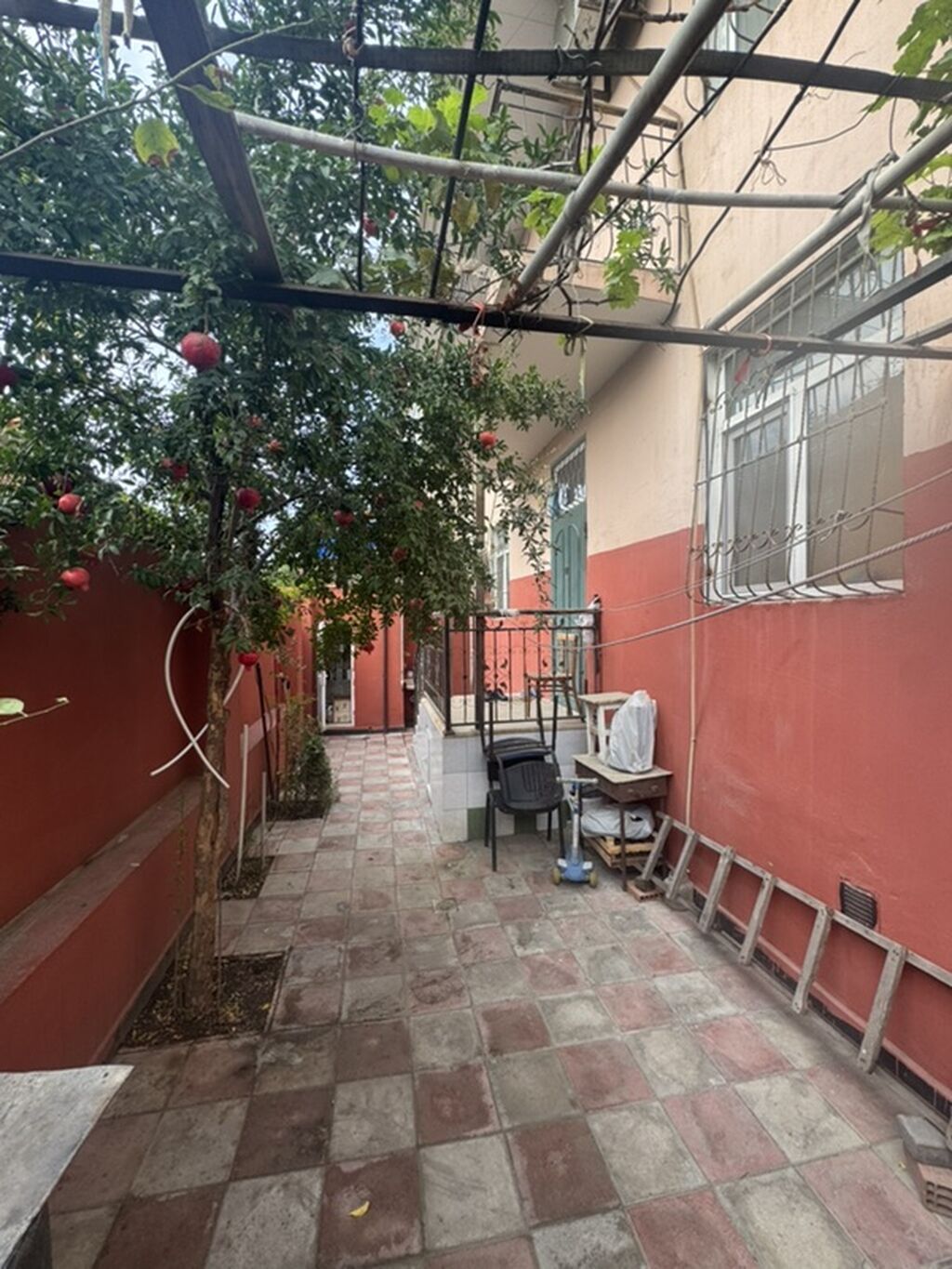 5 otaqlı, 180 kv. m, Orta təmir