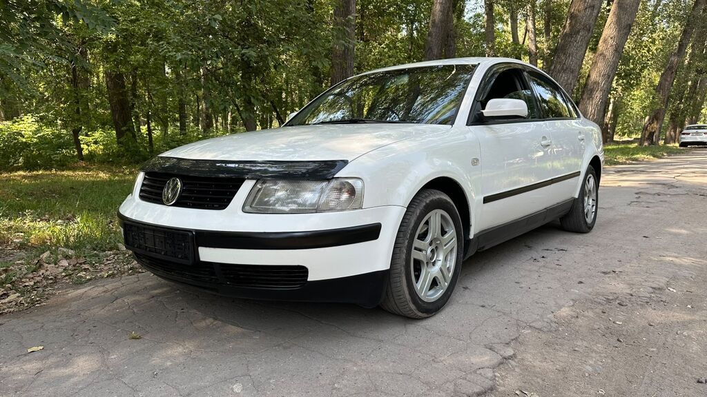 Volkswagen Passat: 2000 г., 1.8 л, Автомат, Бензин, Седан: фото 1