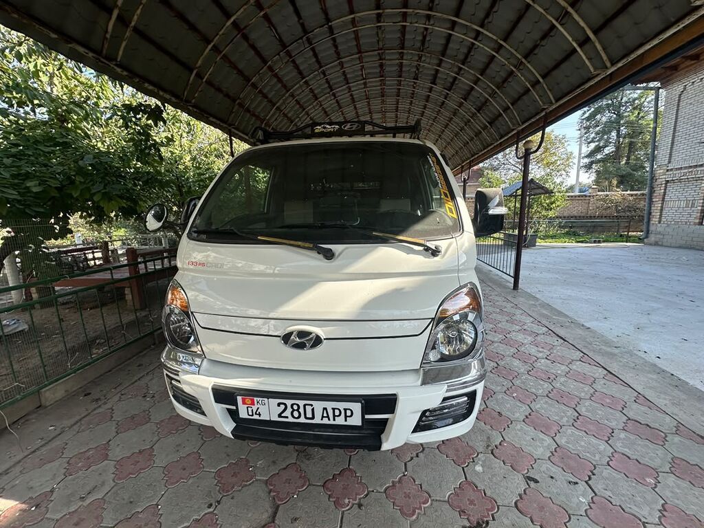 Hyundai Porter II (кабина с бортовой платформой) Продаю Hyundai: фото 1
