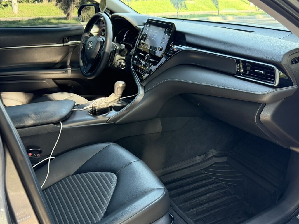 Toyota Camry: 2021 г., 2.5 л, Автомат, Бензин, Седан: фото 7