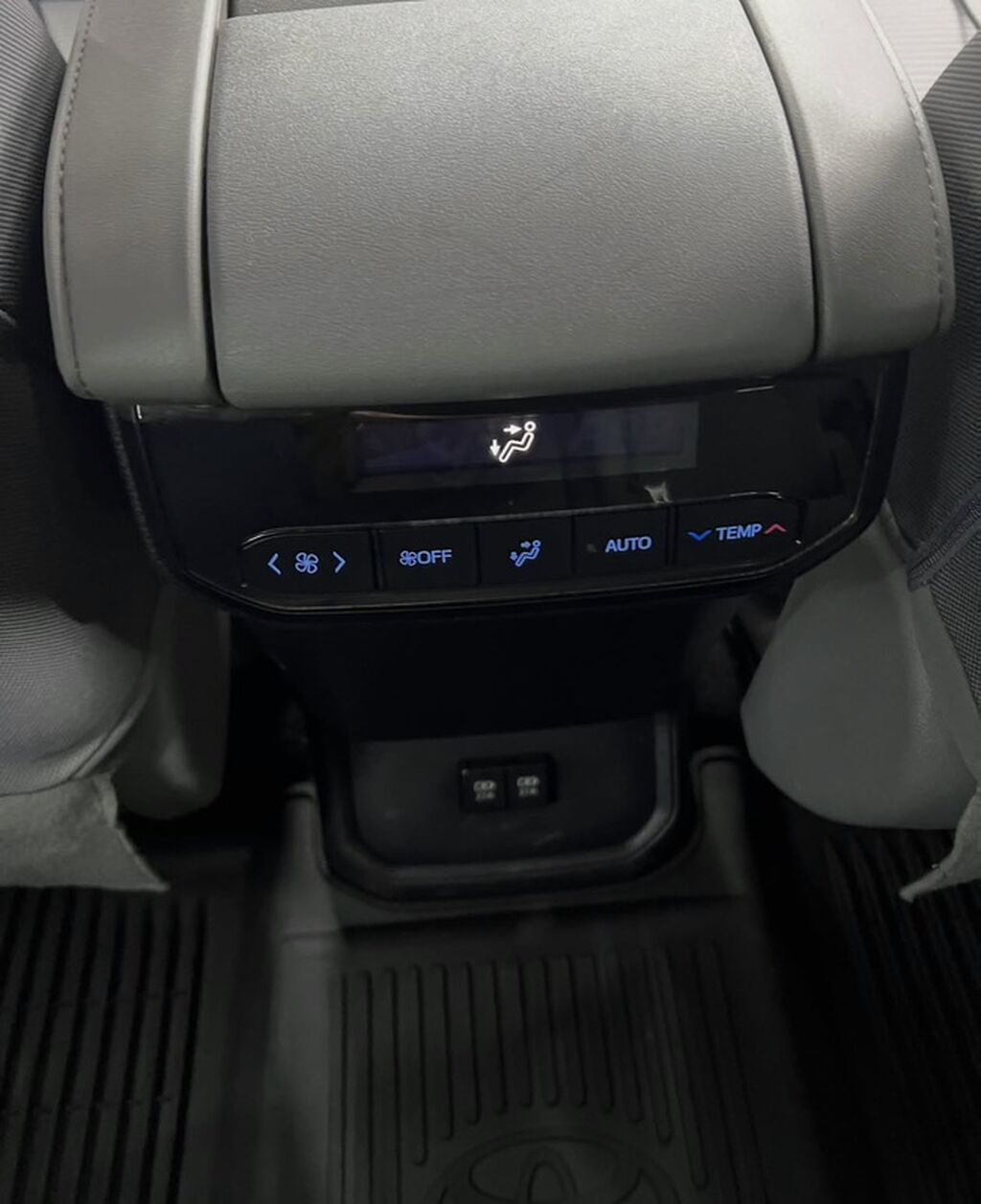 Toyota Highlander: 2020 г., 3.5 л, Автомат, Бензин, Кроссовер: фото 6