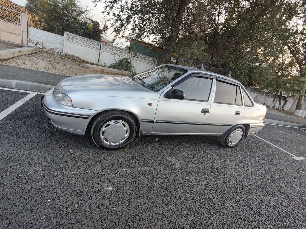 Daewoo Nexia: 2004 г., 1.5 л, Автомат, Бензин, Седан: фото 3