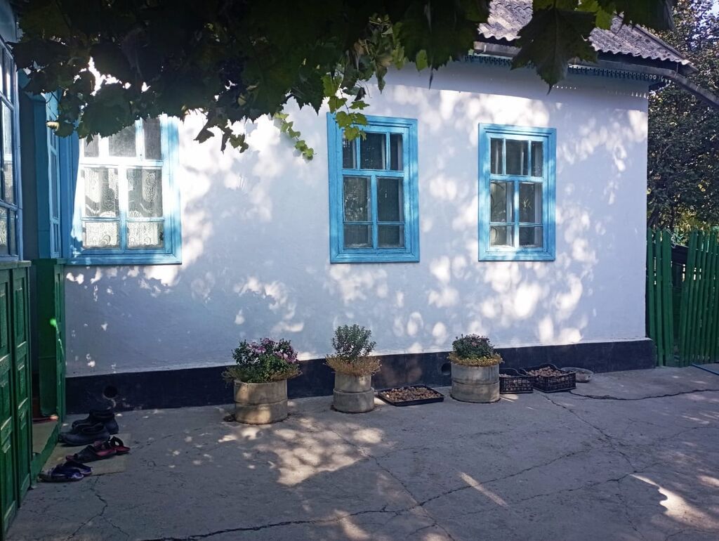 3 комнаты, 50 м², 15 соток, Бишкек, Риэлтор: фото 2