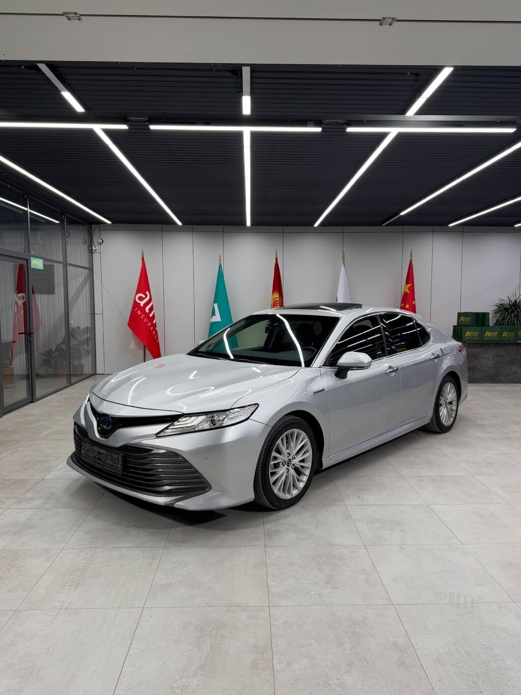 Toyota Camry: 2018 г., 2.5 л, Автомат, Гибрид, Седан: фото 1