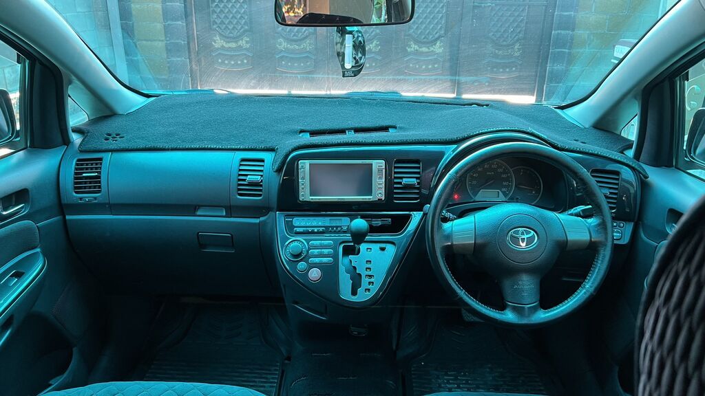 Toyota WISH: 2004 г., 1.8 л, Автомат, Бензин, Минивэн: фото 6
