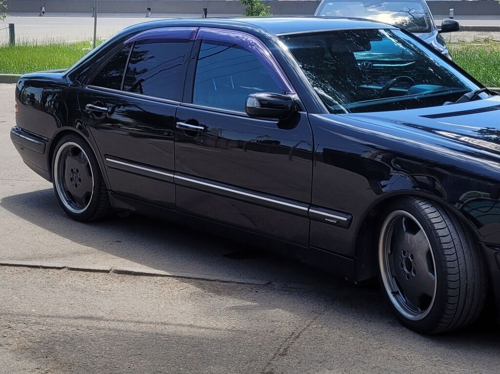 Mercedes-Benz E-Class: 2002 г., 3.2 л, Автомат, Бензин, Седан: фото 2