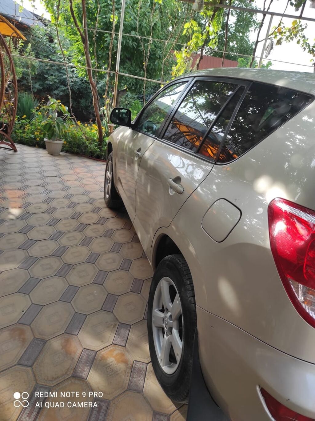 Toyota RAV4: 2006 г., 2 л, Автомат, Бензин, Кроссовер: фото 2