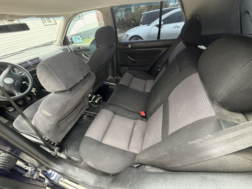 Volkswagen Golf: 2000 г., 1.6 л, Механика, Бензин, Хэтчбэк: фото 7