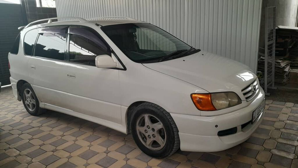Toyota Ipsum: 1998 г., 2 л, Автомат, Бензин, Минивэн: фото 5