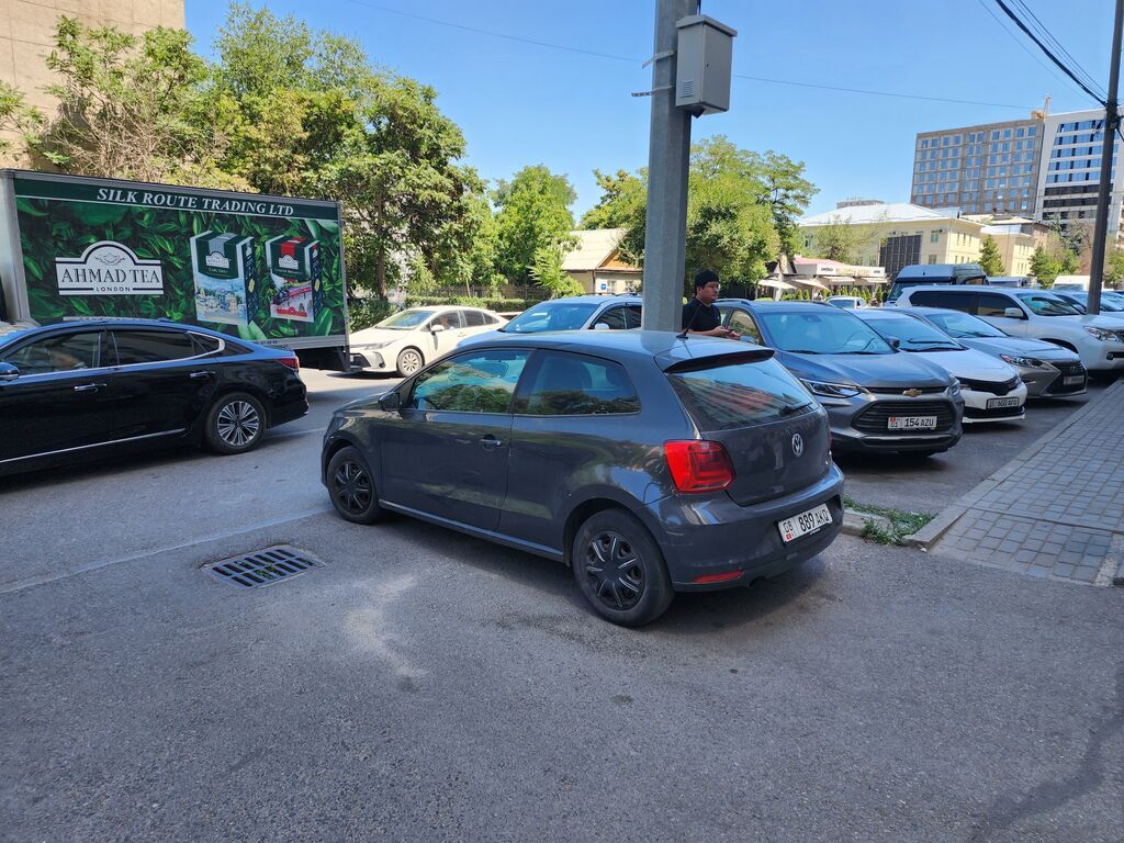Volkswagen Polo: 2016 г., 1.2 л, Механика, Бензин, Хэтчбэк: фото 3