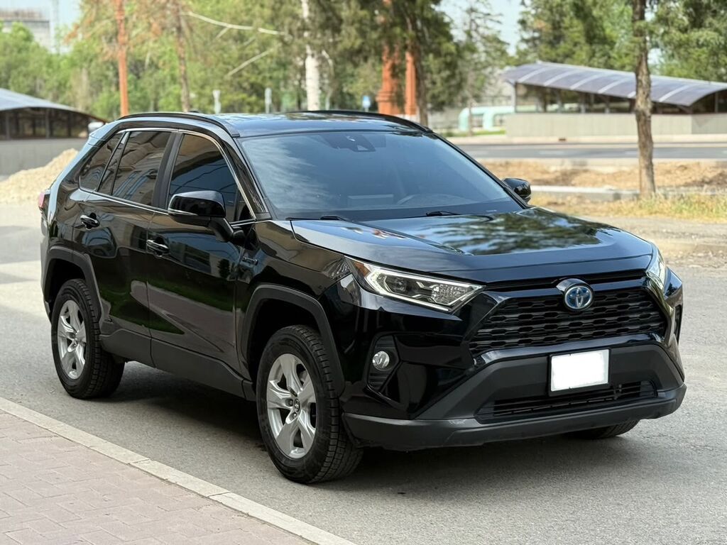 Toyota RAV4: 2020 г., 2.5 л, Автомат, Гибрид, Кроссовер: фото 3