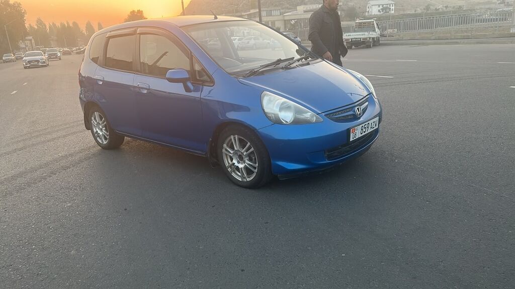 Honda Fit: 2003 г., Автомат, Бензин, Хэтчбэк: фото 1