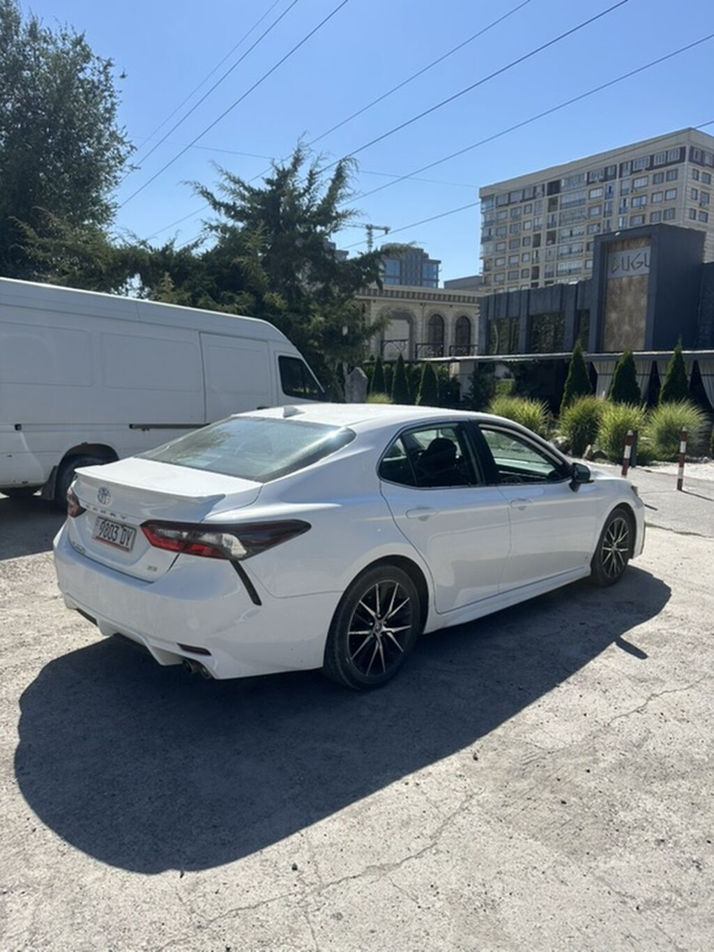 Toyota Camry: 2021 г., 2.5 л, Автомат, Бензин, Седан: фото 3