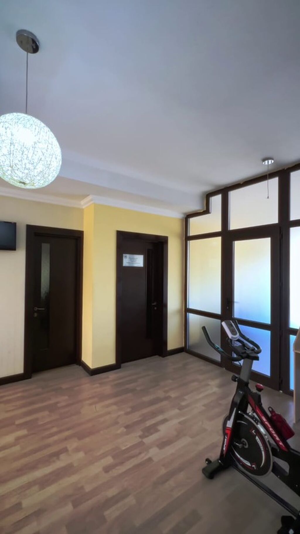 6 комнат и более, 370 м², 972 соток, Бишкек, 4 мкр Собственник: фото 7
