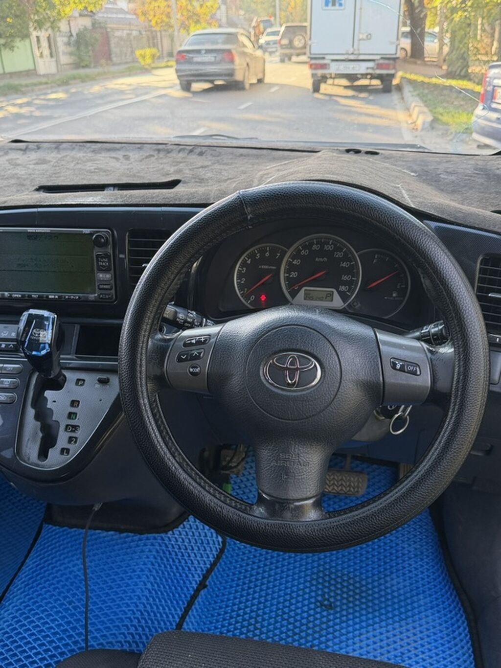 Toyota WISH: 2003 г., 1.8 л, Автомат, Газ, Минивэн: фото 7