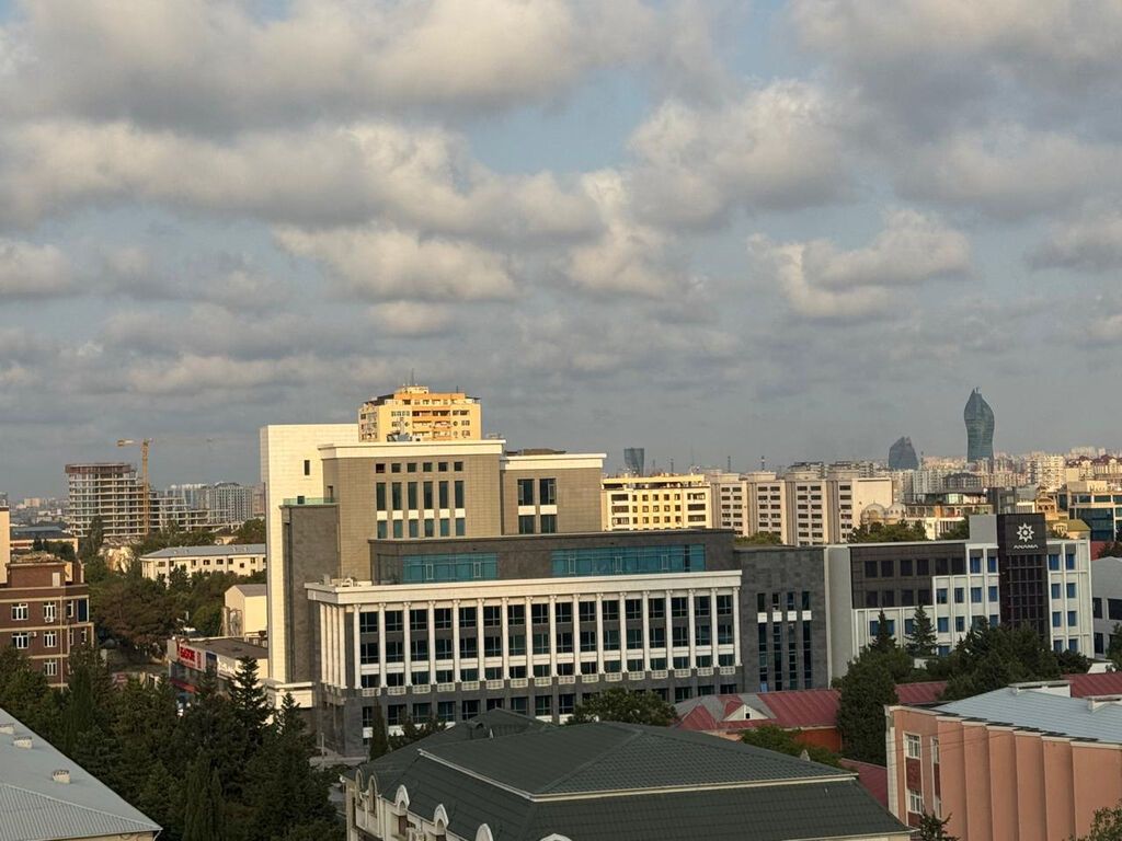 Bakı, 3 otaqlı, Köhnə tikili, 100 kv. m