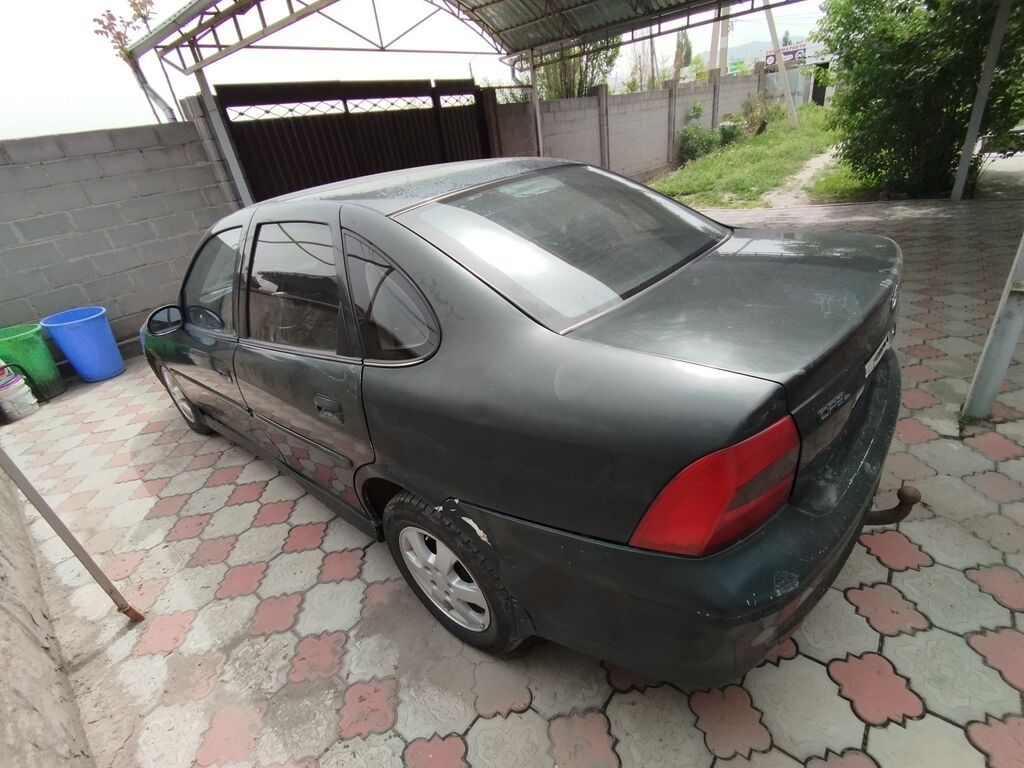 Opel Vectra: 2000 г., 1.8 л, Механика, Бензин, Седан: фото 7
