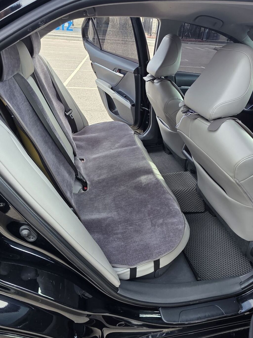 Toyota Camry: 2020 г., 2.5 л, Автомат, Бензин, Седан: фото 2