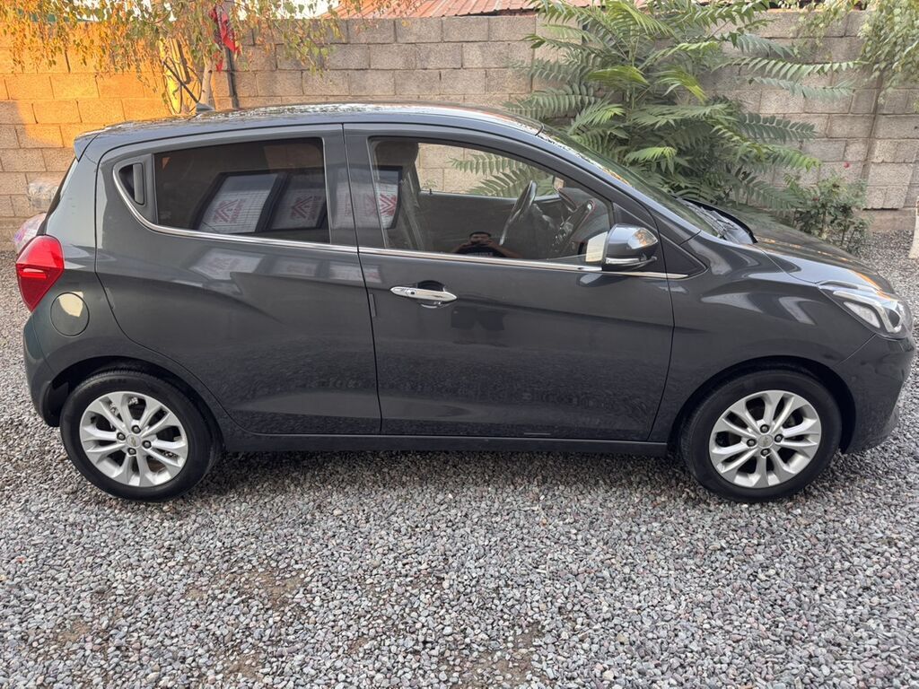 Chevrolet Spark: 2021 г., 1 л, Автомат, Бензин, Хэтчбэк: фото 2