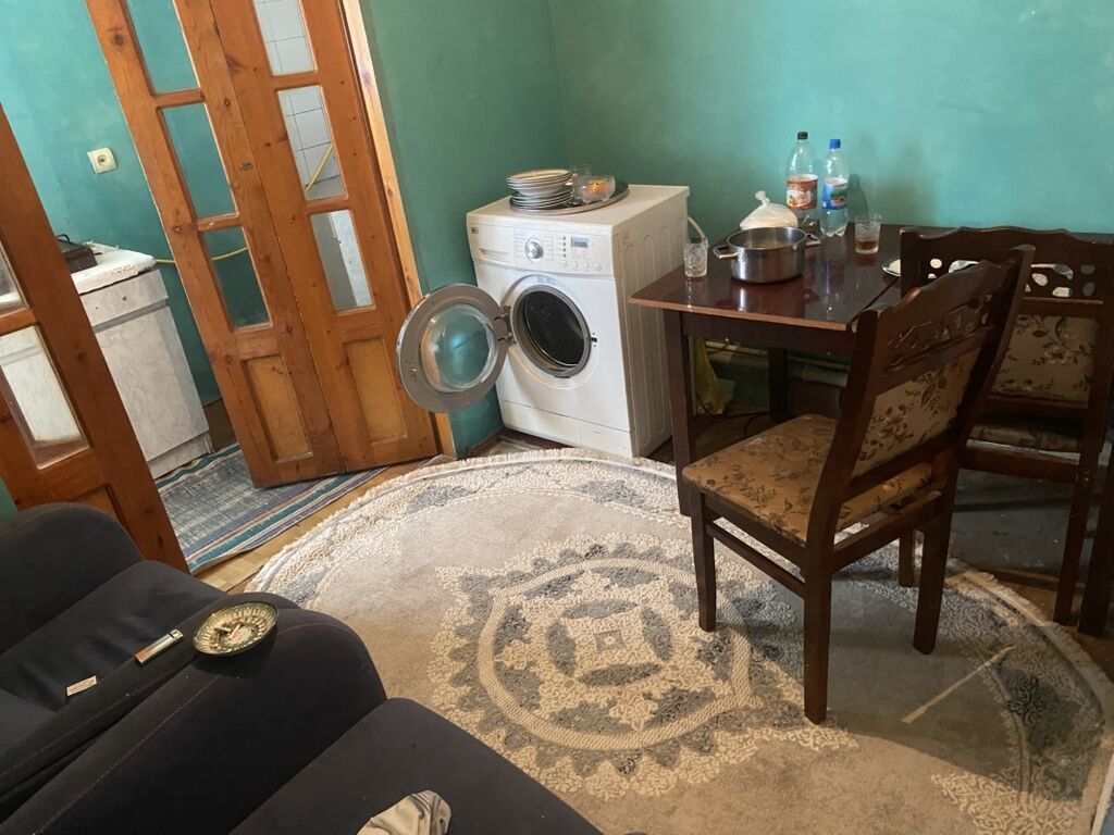 Kirayə mənzil – 2otaqlı, ayrı mətbəxli Plan və yerləşmə: - Yığcam 1