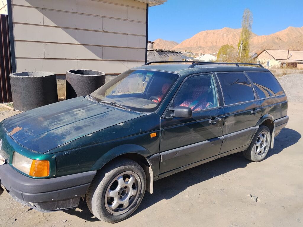 Volkswagen Passat Variant: 1992 г., 1.8 л, Механика, Универсал: фото 2