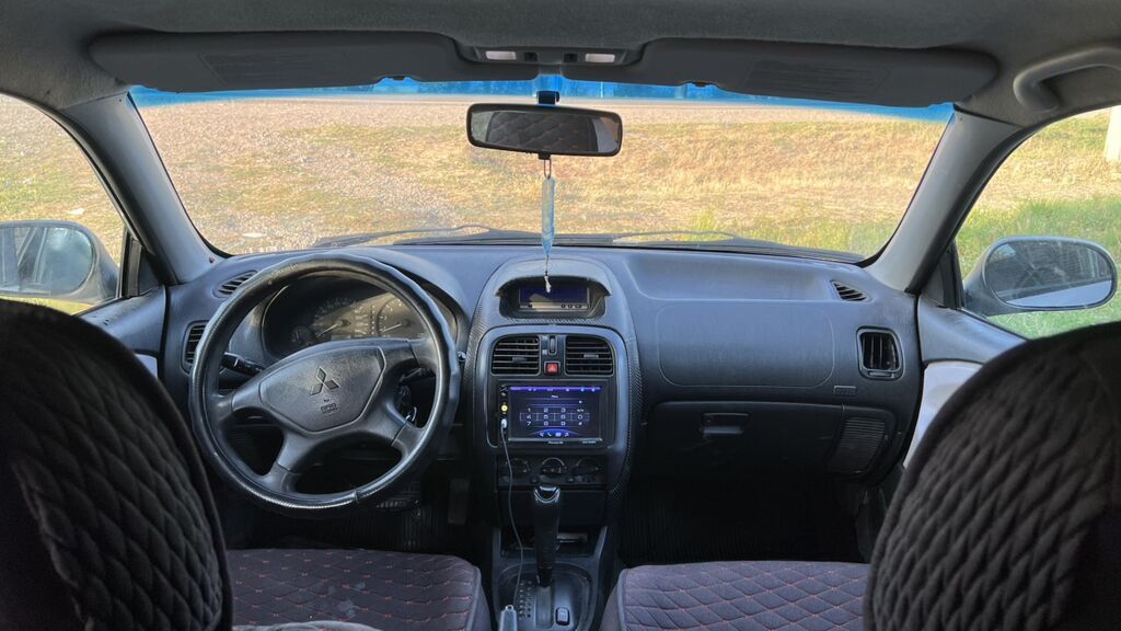 Mitsubishi Carisma: 2002 г., 1.6 л, Автомат, Бензин, Лифтбек: фото 7