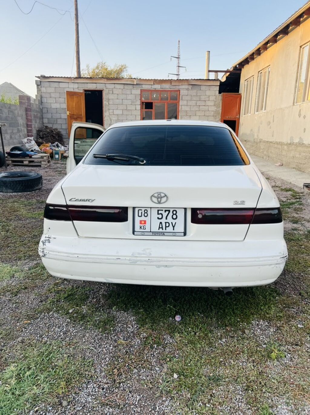 Toyota Camry: 1998 г., 2.2 л, Автомат, Бензин, Седан: фото 3