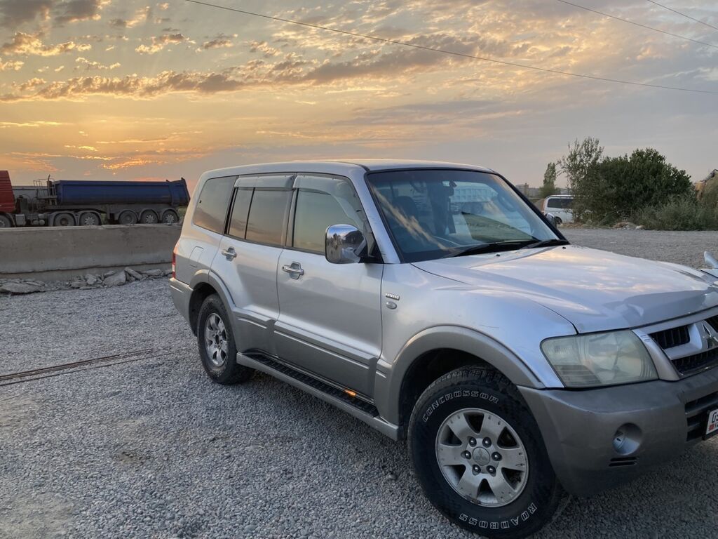Mitsubishi Pajero: 2003 г., 3 л, Автомат, Газ, Внедорожник: фото 2