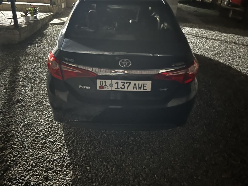 Toyota Corolla: 2018 г., 1.3 л, Автомат, Бензин, Седан: фото 7