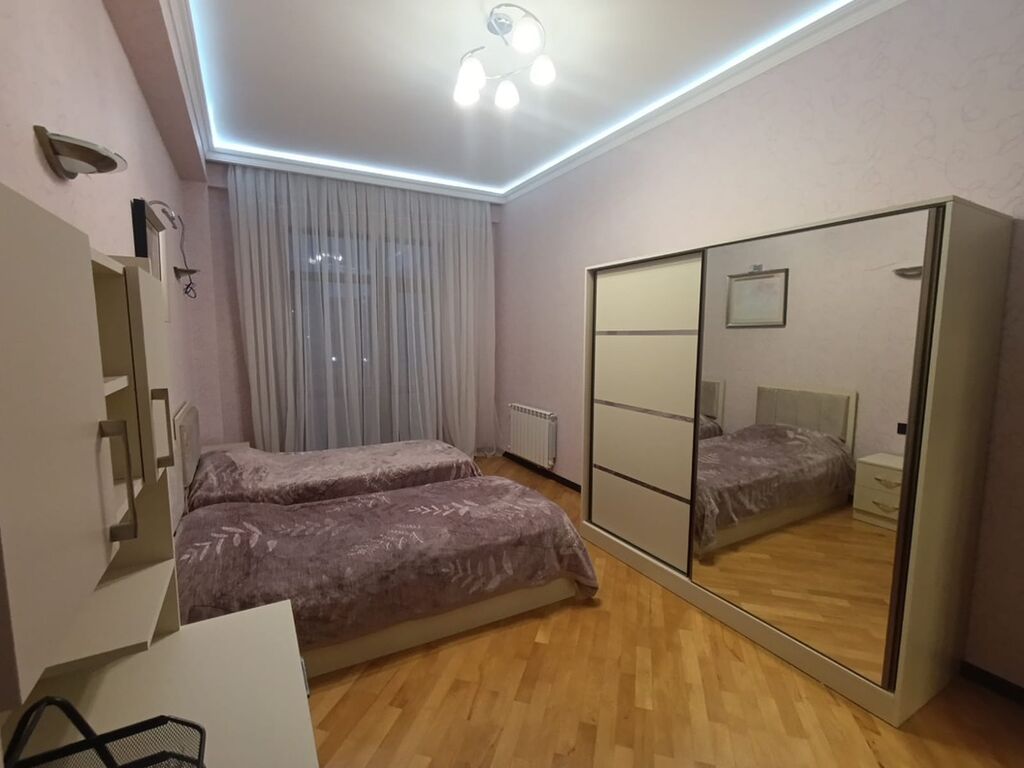 3 otaqlı, Yeni tikili, 160 kv. m