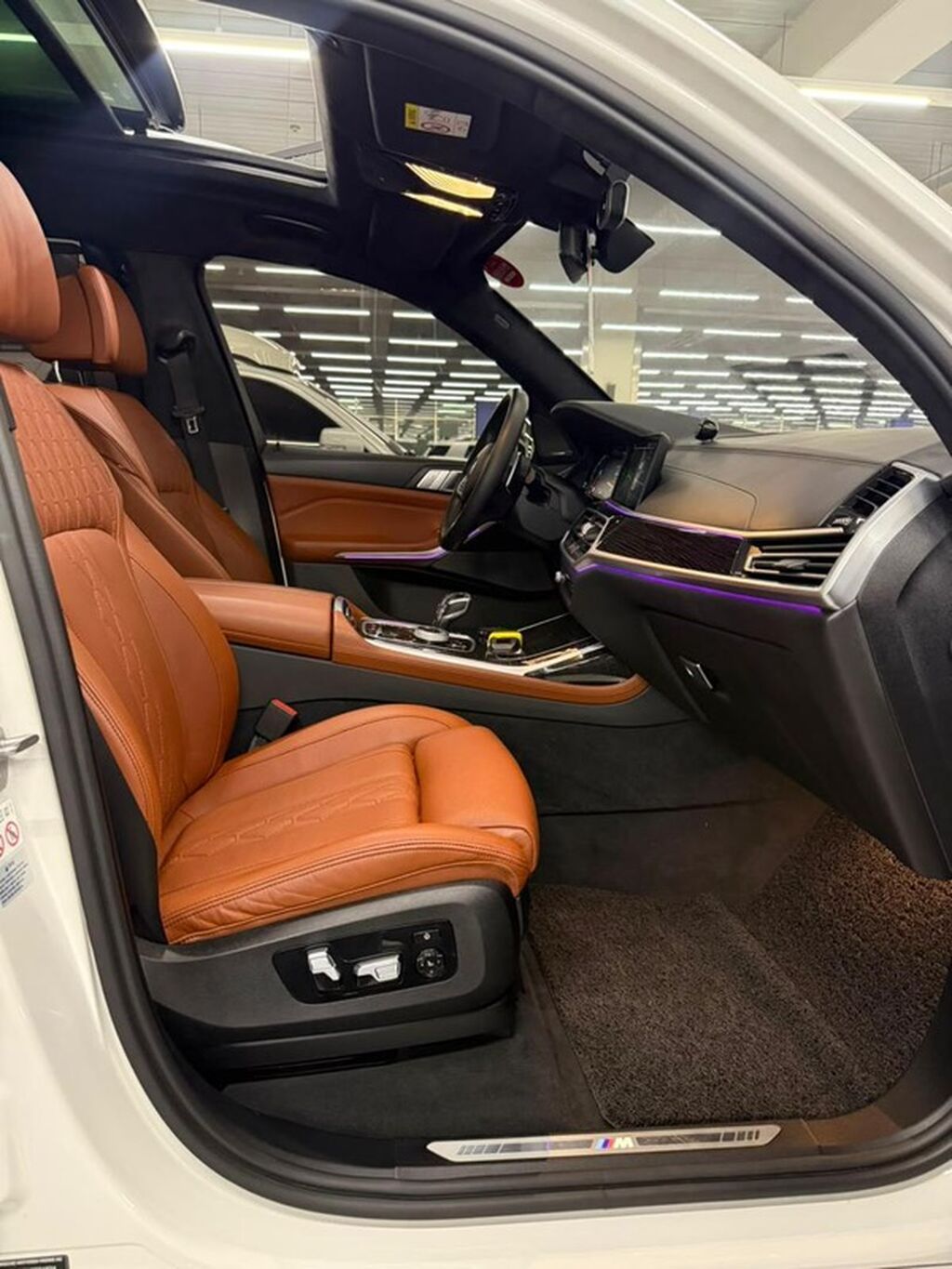 BMW X7: 2021 г., 3 л, Автомат, Бензин, Внедорожник: фото 7