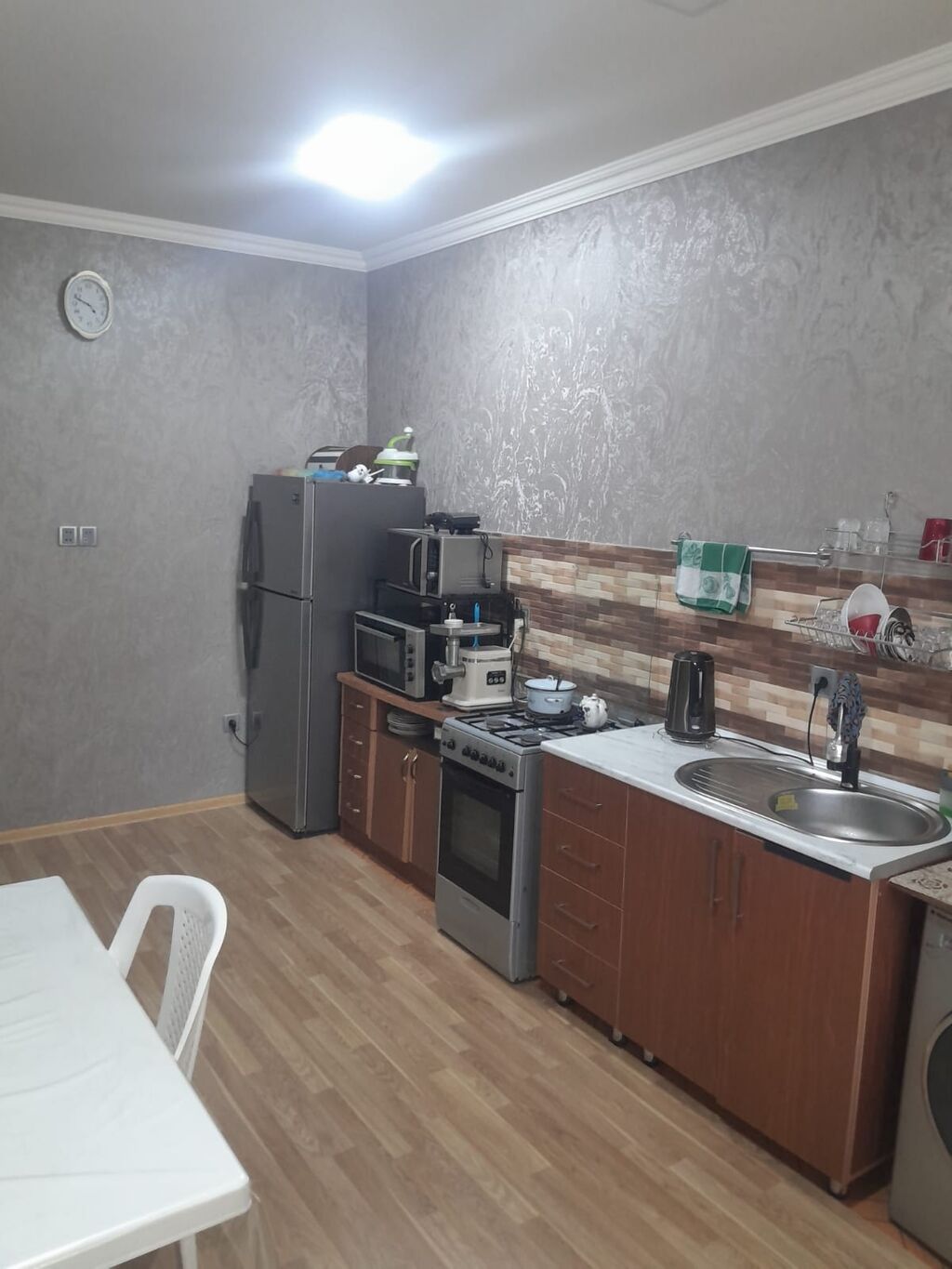 3 otaqlı, 110 kv. m, Kredit yoxdur, Orta təmir
